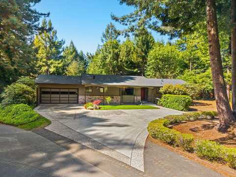 262 Country Club Drive, Fortuna, CA 95540