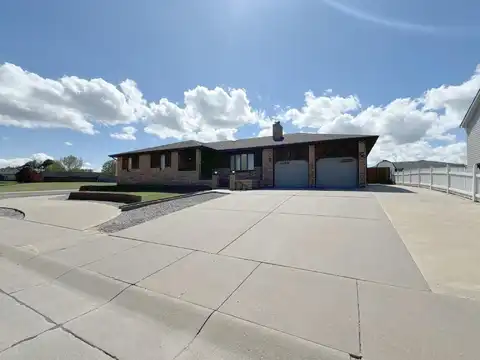 2901 Barclay Dr, Hays, KS 67601