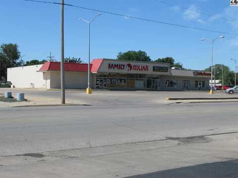 921 E 4th Ave, Hutchinson, KS 67501