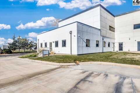 811 E 30th Ave Ste C, Hutchinson, KS 67502