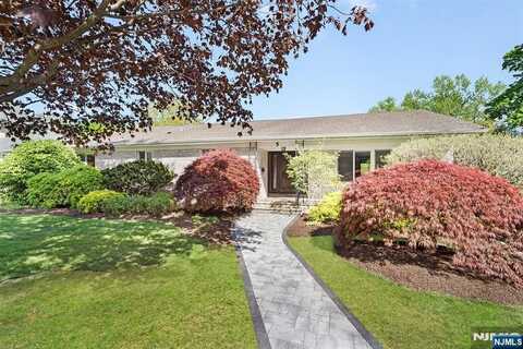 5 Stone Drive, West Orange, NJ 07052
