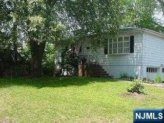 52 Post Street, Midland Park, NJ 07432