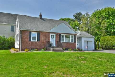 3 Wilson Terrace, Waldwick, NJ 07463