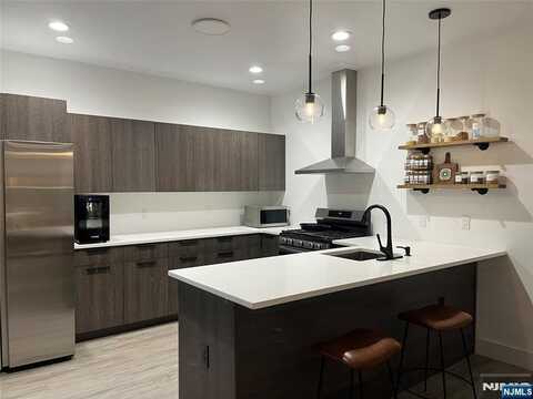 7008 Madison 202, Guttenberg, NJ 07093