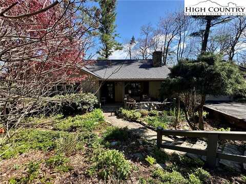 271 Pinnacle Avenue, Blowing Rock, NC 28605