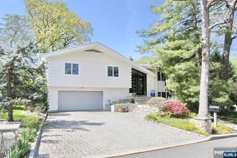 1 Cliff Road, Englewood Cliffs, NJ 07632