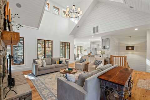 111 Chapel Hill, Cashiers, NC 28717