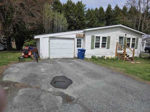 133 Willow Circle, Hartford, VT 05091