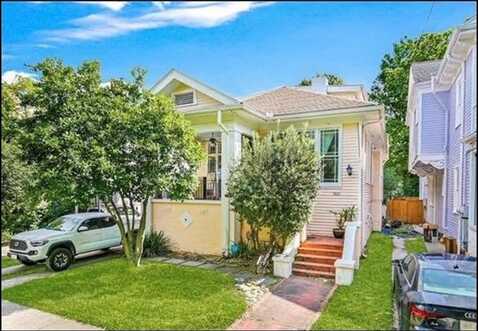7927 OAK Street, New Orleans, LA 70118
