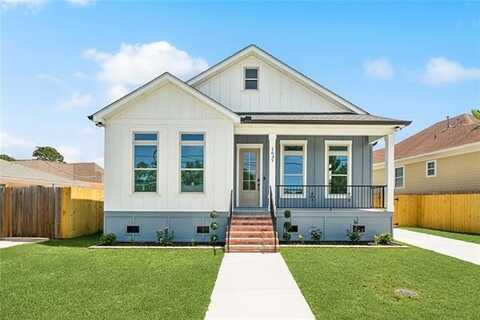 5645 CAMPUS Boulevard, New Orleans, LA 70126