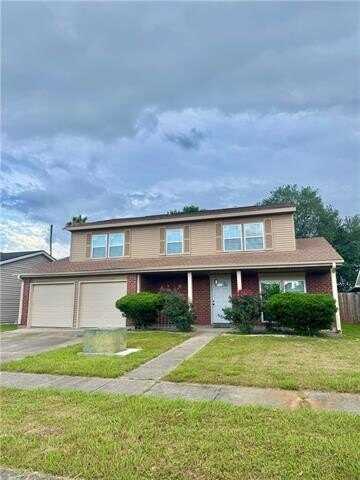 4001 BAYOU OAKS Drive, Harvey, LA 70058