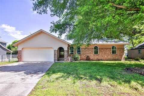 210 N Wyandotte, Locust Grove, OK 74352
