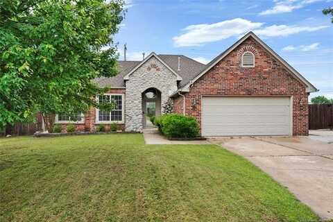 11709 S Forest Court, Jenks, OK 74037