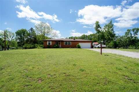 2009 Holly Road, Claremore, OK 74017