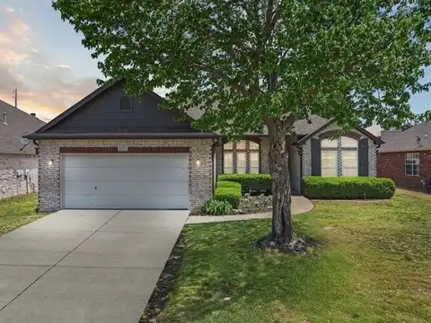 3213 N Battle Creek Drive, Broken Arrow, OK 74012