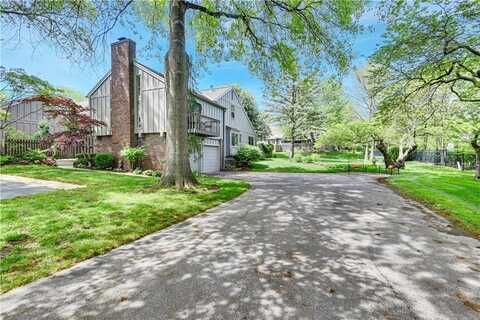 4300 W 112th Terrace, Leawood, KS 66211