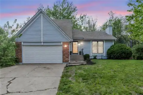 401 S Montclaire Drive, Olathe, KS 66061