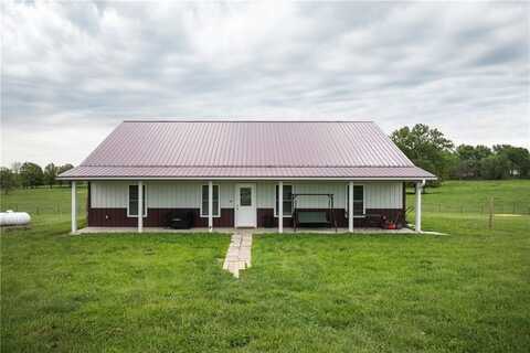 2710 CC Highway, Leeton, MO 64761