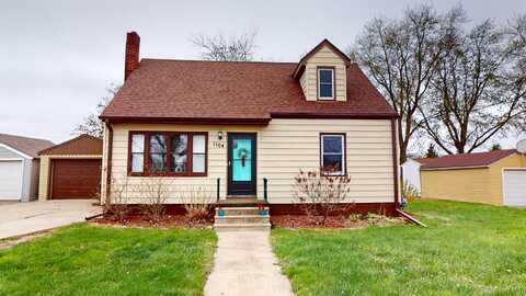 1104 E 4TH ST, Storm Lake, IA 50588