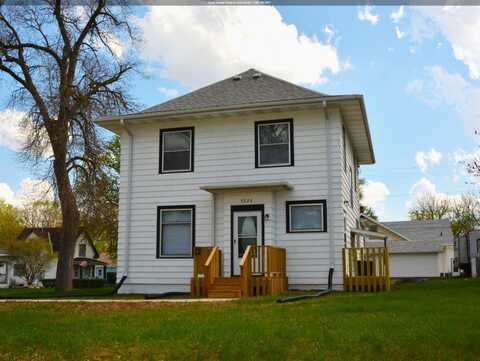 5220 Morningside Ave, Sioux City, IA 51106
