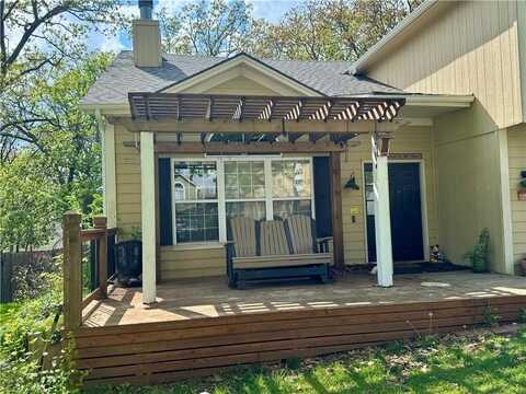 128 NW Cody Drive, Lees Summit, MO 64081