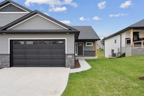 818 Prairie View Dr, WestBranch, IA 52358