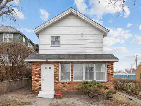 105 North High St, Anamosa, IA 52205