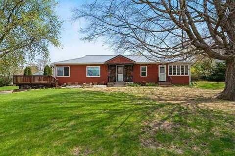 1118 Cedar St, Tipton, IA 52772