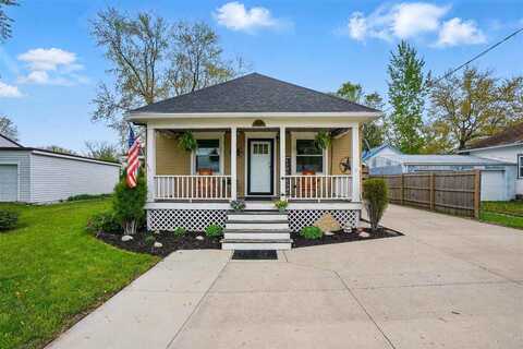 402 S Mechanic St, Brighton, IA 52540