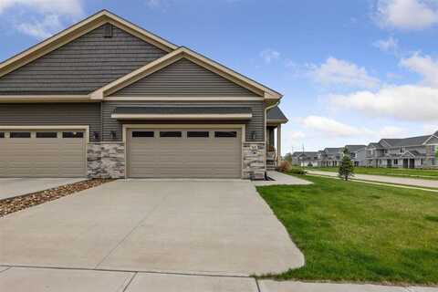 765 River Bend Ln, NorthLiberty, IA 52317