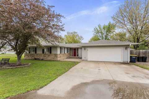 720 Vernon St, Wapello, IA 52653