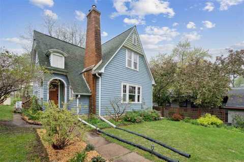 1813 B St, IowaCity, IA 52245