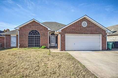 425 Conestoga Drive, Yukon, OK 73099
