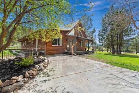 5 Pyle Creek Rd, Garden Valley, ID 83622