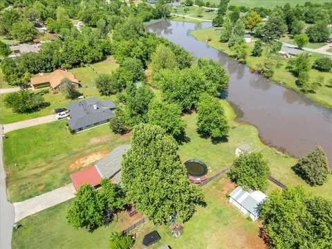 110 Pinewood Drive, Tuttle, OK 73089