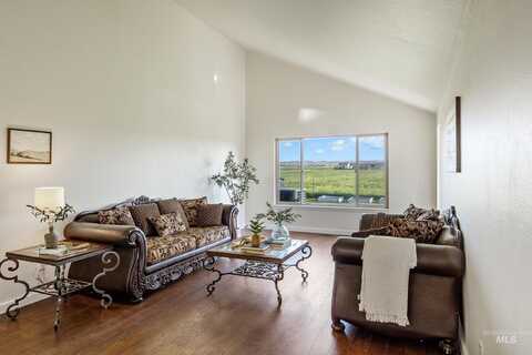 7077 W Desert Ave, Boise, ID 83709