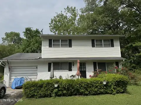 1041 W Park Drive, Knoxville, TN 37909