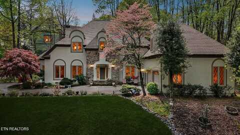 15 Rivers Run Way, Oak Ridge, TN 37830