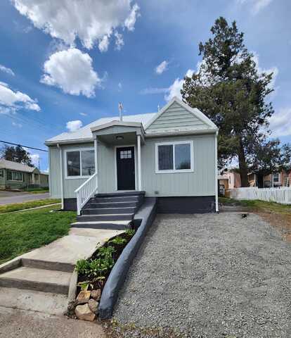 1302 Lookout Avenue, Klamath Falls, OR 97601