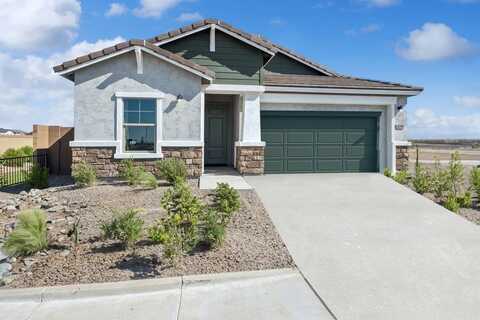 42405 W Peters Dr, Maricopa, AZ 85138