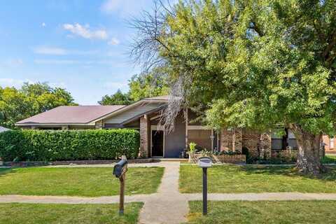 3017 Hilltop Drive, Euless, TX 76039