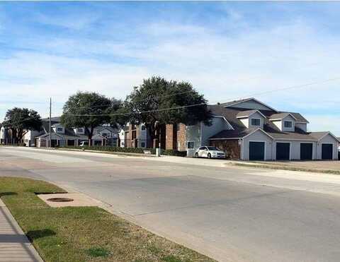141 Valley View Drive, Lewisville, TX 75067
