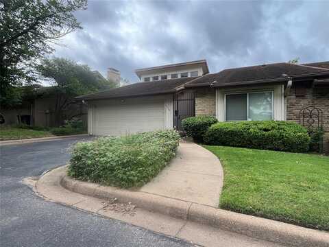 5718 Meadow Wood Lane, Fort Worth, TX 76112