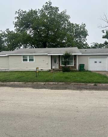 101 E Williams Street, Bowie, TX 76230