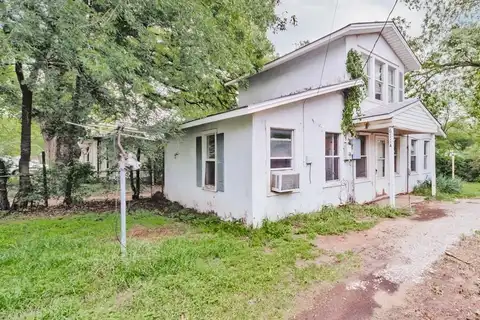 611 Cherry Street, Bowie, TX 76230