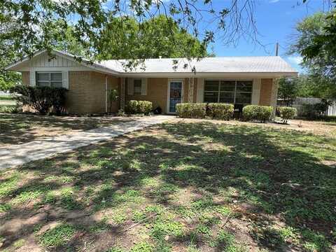 2100 16th Street, Brownwood, TX 76801