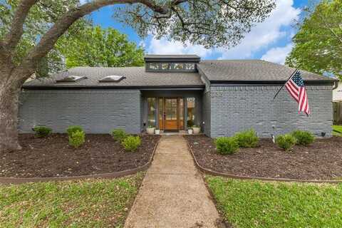 233 Woodcrest Drive, Richardson, TX 75080