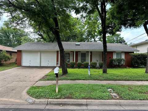 3020 Norwood Lane, Arlington, TX 76013