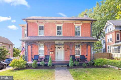 Broad, KENNETT SQUARE, PA 19348