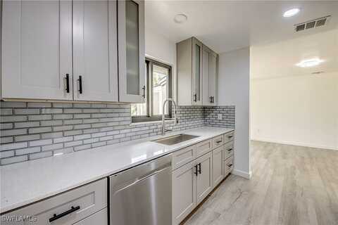 Coral, FORT MYERS, FL 33905